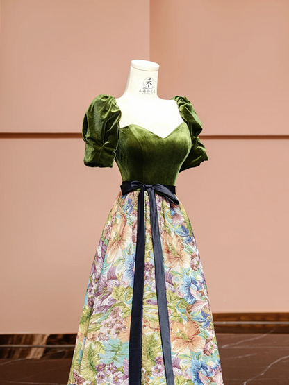 Green square neckline, fitted waist, slim-fitting retro print long ball gown/bridal dress R8393
