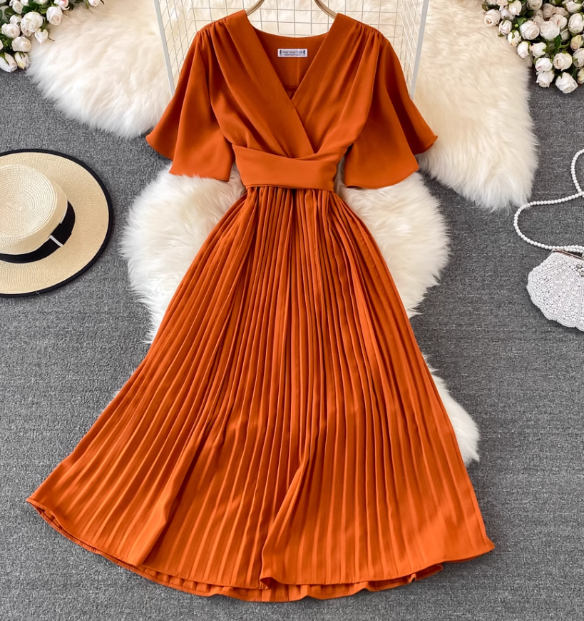 2025 new V-neck short-sleeved dress slim fit temperament waist tie big swing pleated long skirt R0345