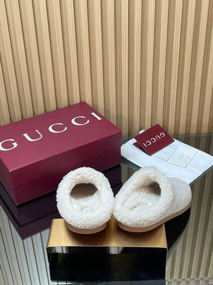 Gucci 2025 Horsebit Embossed Mule Cream Suede And Wool 563038