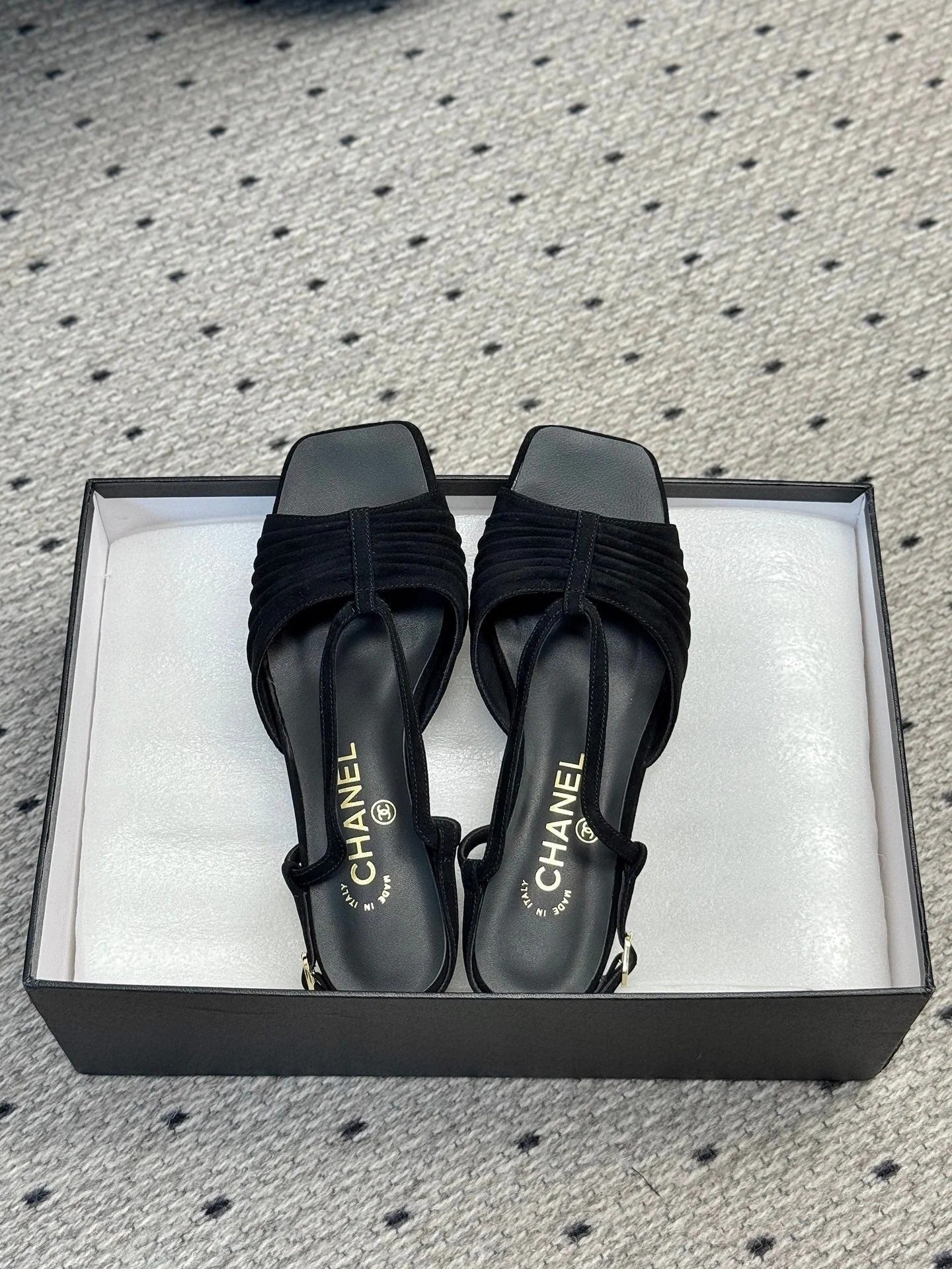 CC HIGH HEELS IN BLACK QUILTED SUEDE