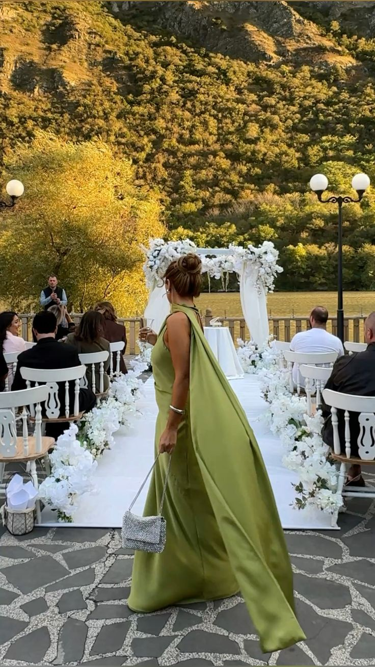 Elegant Green Halter Satin Long Wedding Guest Dress Backless Formal Evening Dress D1839