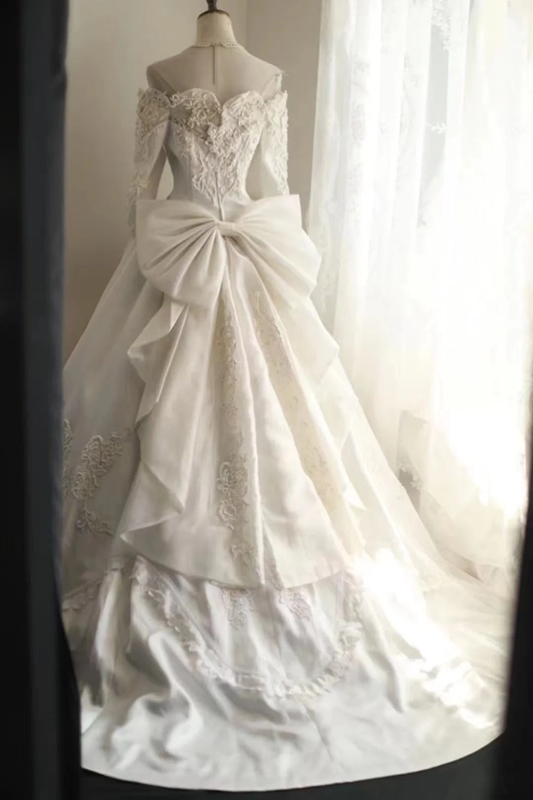 White off-the-shoulder lace waist-cinching slim-fit ballgown long prom dress R7951