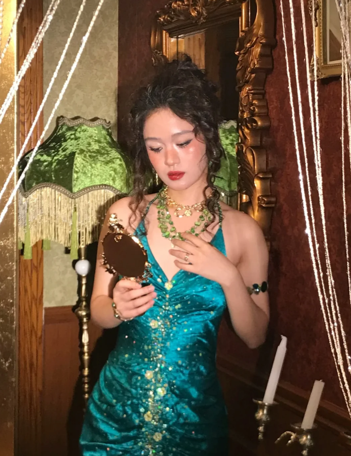 Vintage Emerald Green Halter V Neck Satin Beaded Appliques Mermaid Long Wedding Guest Dress,Formal party Dress Birthday Prom Dress D2003