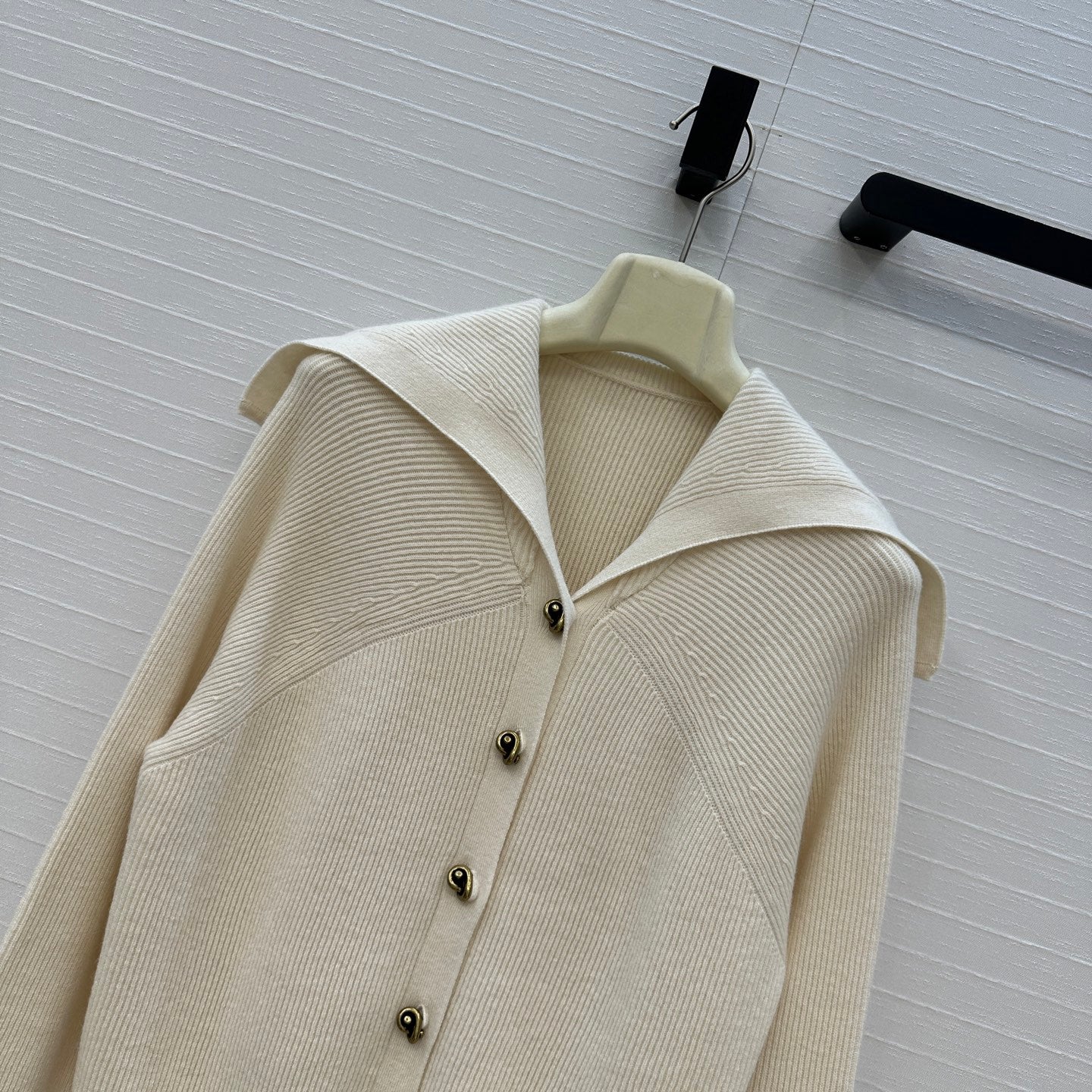 BV V-Neck Cardigan in White Cashmere