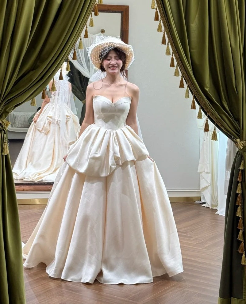 Pretty Wedding Dress Satin Sweetheart Pleated Wedding Dress   D4607