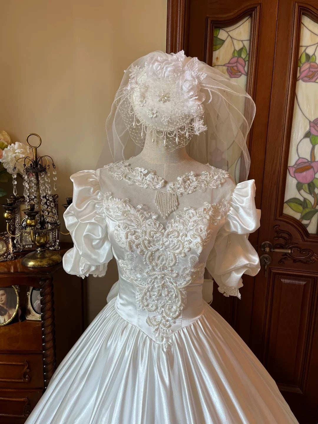 Retro Wedding Dress Crew Neck Pleated Wedding Dress   D4608