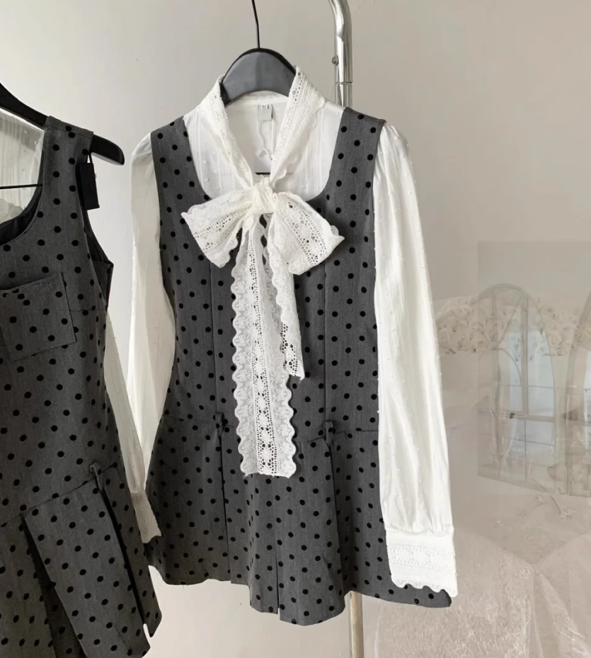 Gray polka dot suspender dress slim French retro lace bow tie shirt two-piece suit R0043