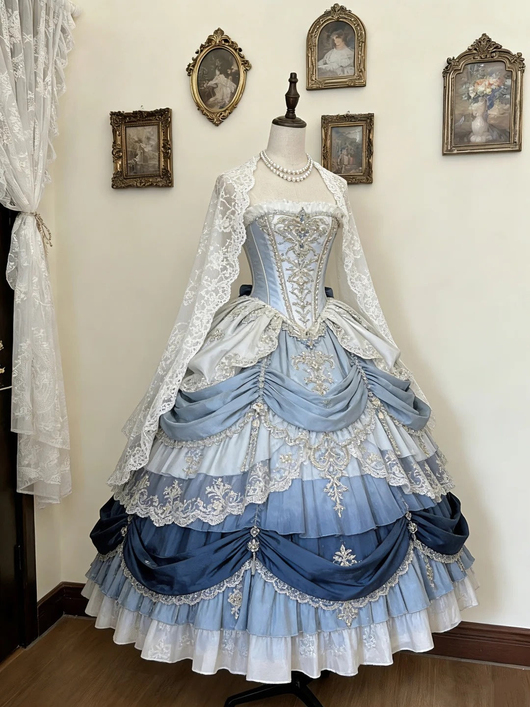 New Arrival Ball Gown Strapless Pleated Prom Dresses Evening Gala Gown Quinceanera Dress       D4747