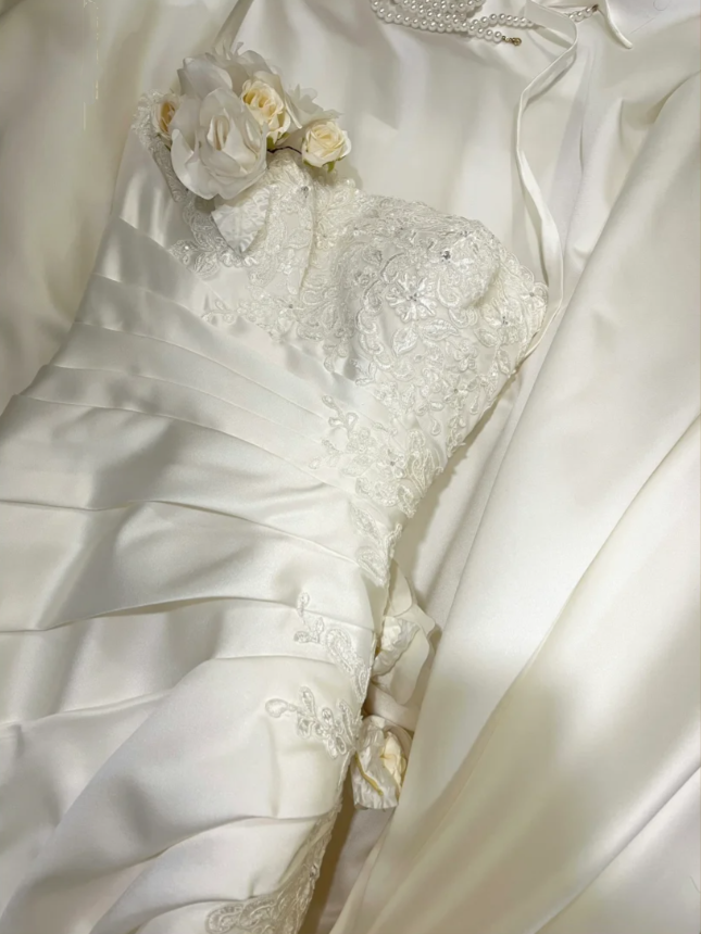 Pretty White Strapless Satin Pleated Appliques Mermaid Long Wedding Guest Dress Party Dress D21111