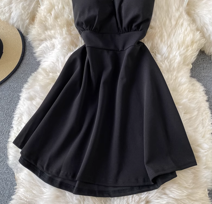 Gentle style V-neck halter dress with a very elegant temperament, a short skirt for a seaside holiday R0378