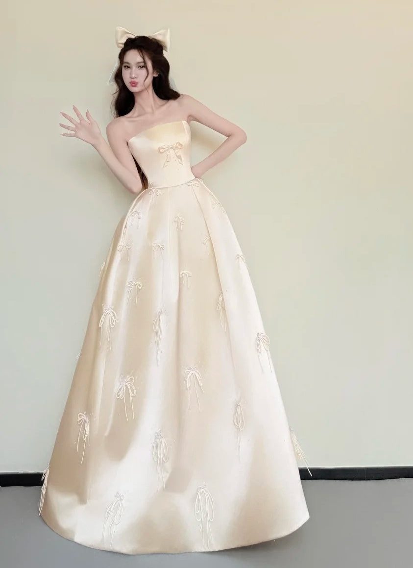 Chic Prom Dress Light Yellow Strapless Gala Dress Evening Gown Birthday Party Outfits    D4851