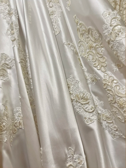 Gorgeous V Neck Satin Lace Appliques Beaded White Formal Ball Gown Long Wedding Dress Bridal Gowns
