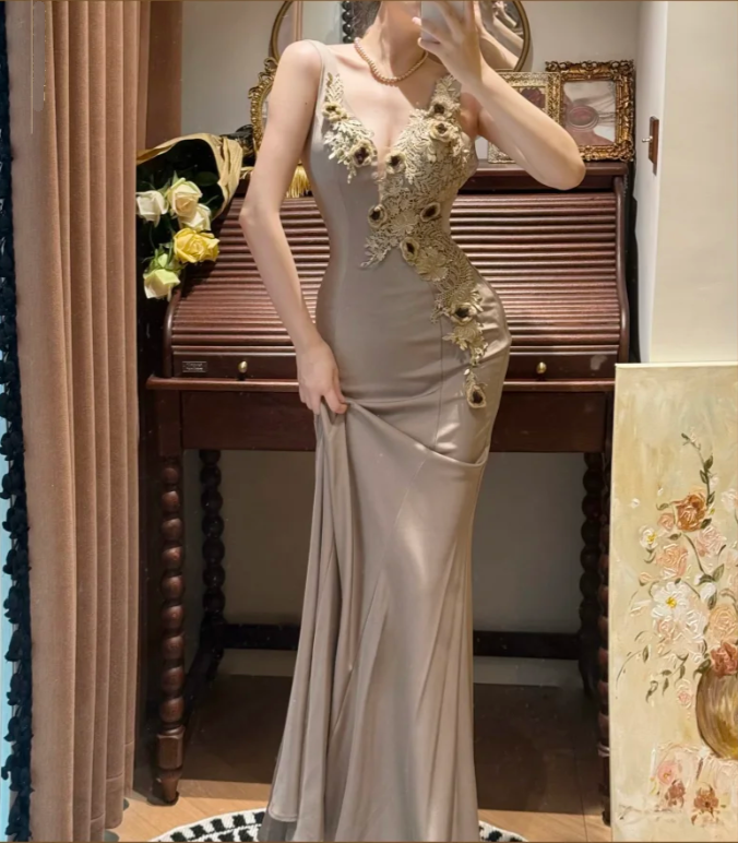 Vintage V Neck Satin Lace Appliques Mermaid Party Dress Evening Gown Long Wedding Guest Dress