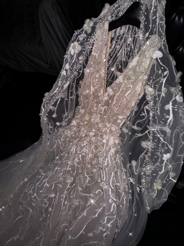 Light pink V-neck long-sleeved fitted ball gown/bridal dress R8795
