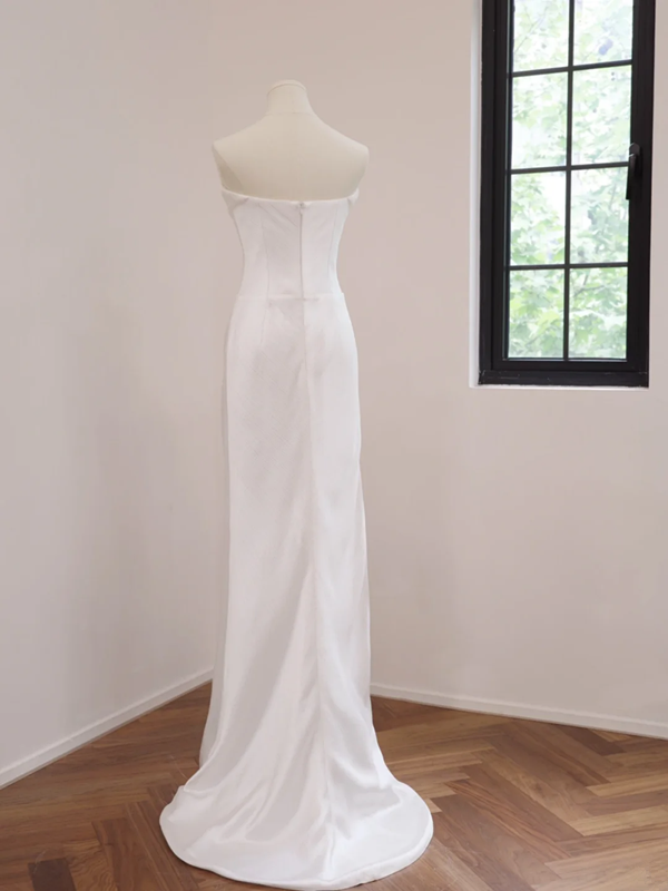 White strapless fitted long ball gown/bridal dress R8520