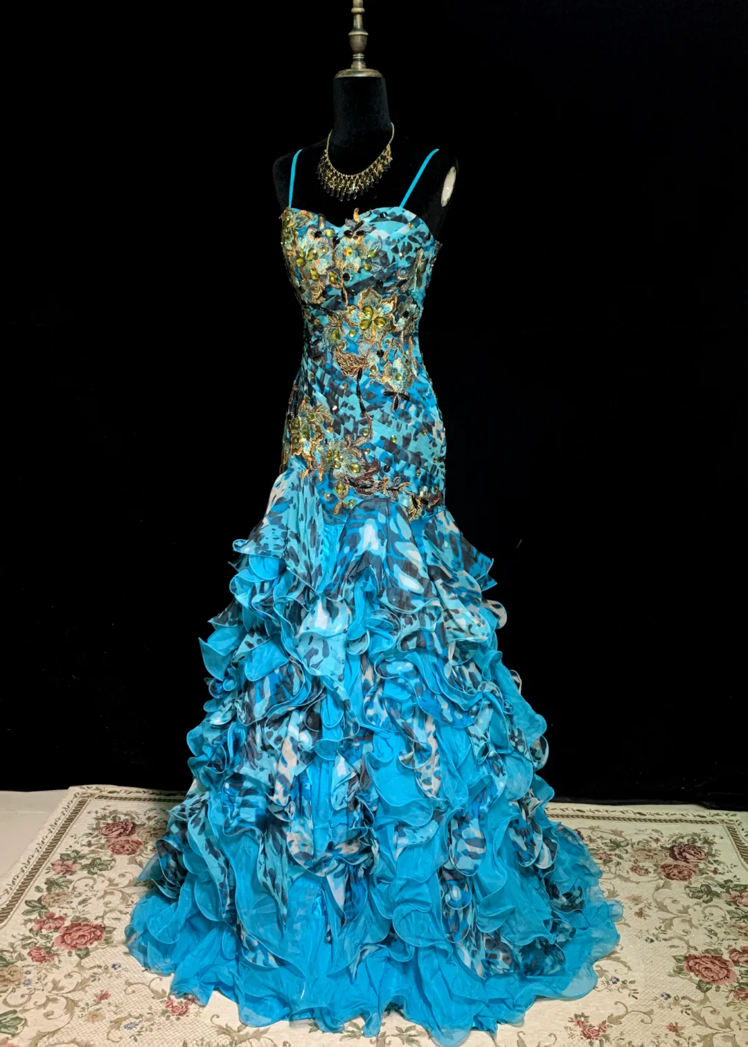 Blue retro floral halter-neck fitted bodycon long ball gown R8672