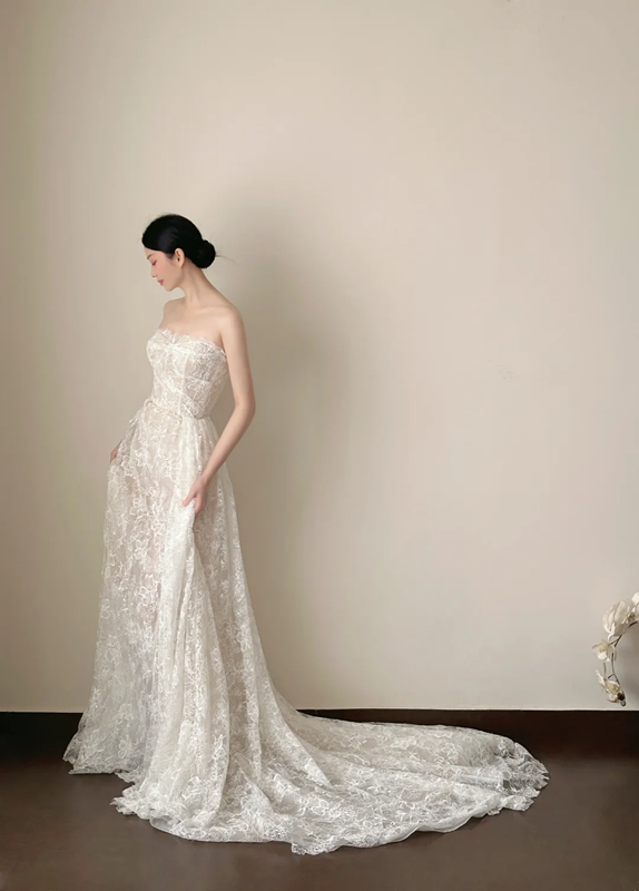 White lace strapless, waist-cinched, slim-fit elegant long prom dress R7955