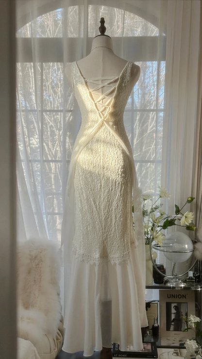White V-neck, sexy, fitted waist, elegant long ball gown R7684