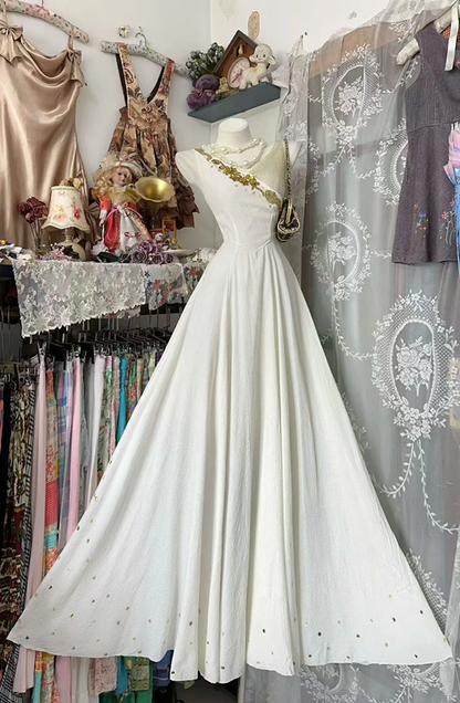 White Sleeveless Slim-Fitted Waist-Cinched Long Voluminous Ball Gown R7407