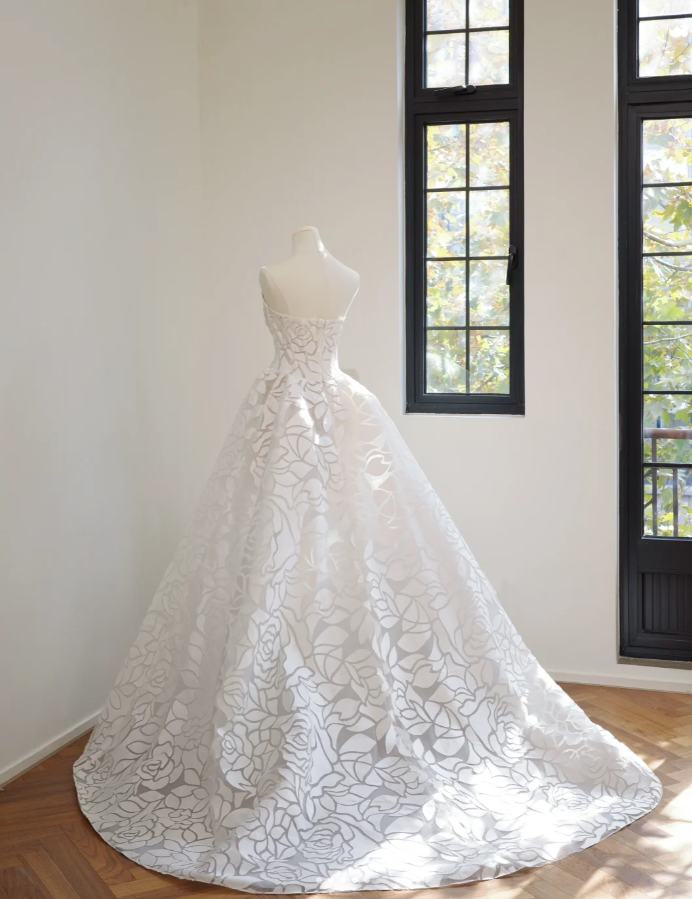 Classy White Strapless Rose Petals Bridal Dress Long Wedding Dress D2149