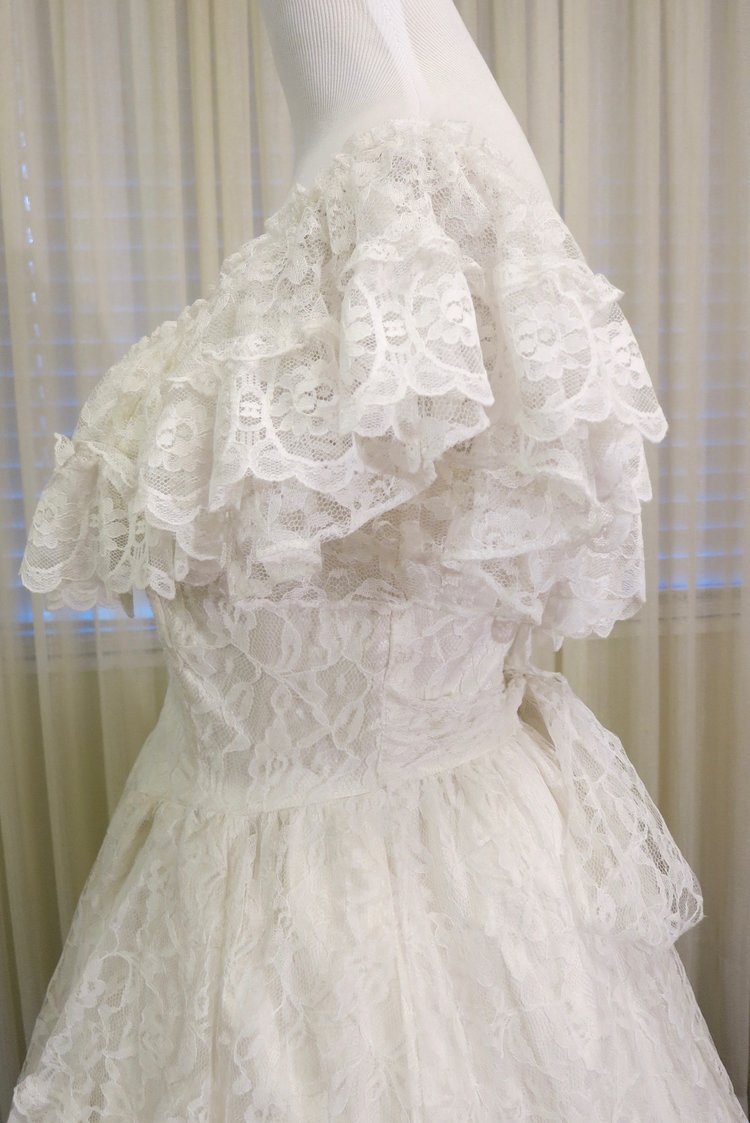 Vintage Off Shoulder Lace Wedding Dress Modest Princess Bridal Gown      S7094