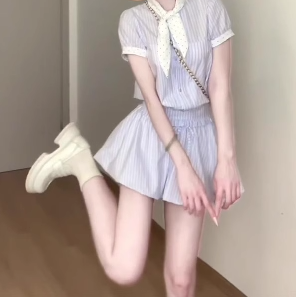 Gentle blue striped short-sleeved dress with elegant waist A-line short skirt R0818