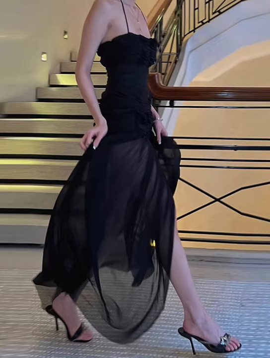 Sexy Prom Dress Black Halter Pleated Tulle Gala Gown Evening Dress Birthday Party Outfits     D5059
