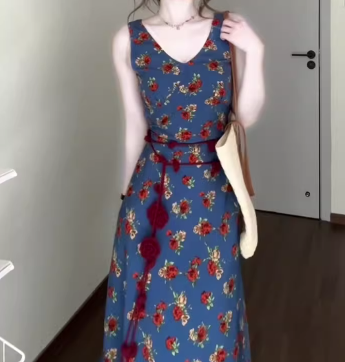 Retro V-neck floral suspender dress high-end waist temperament long skirt R0772