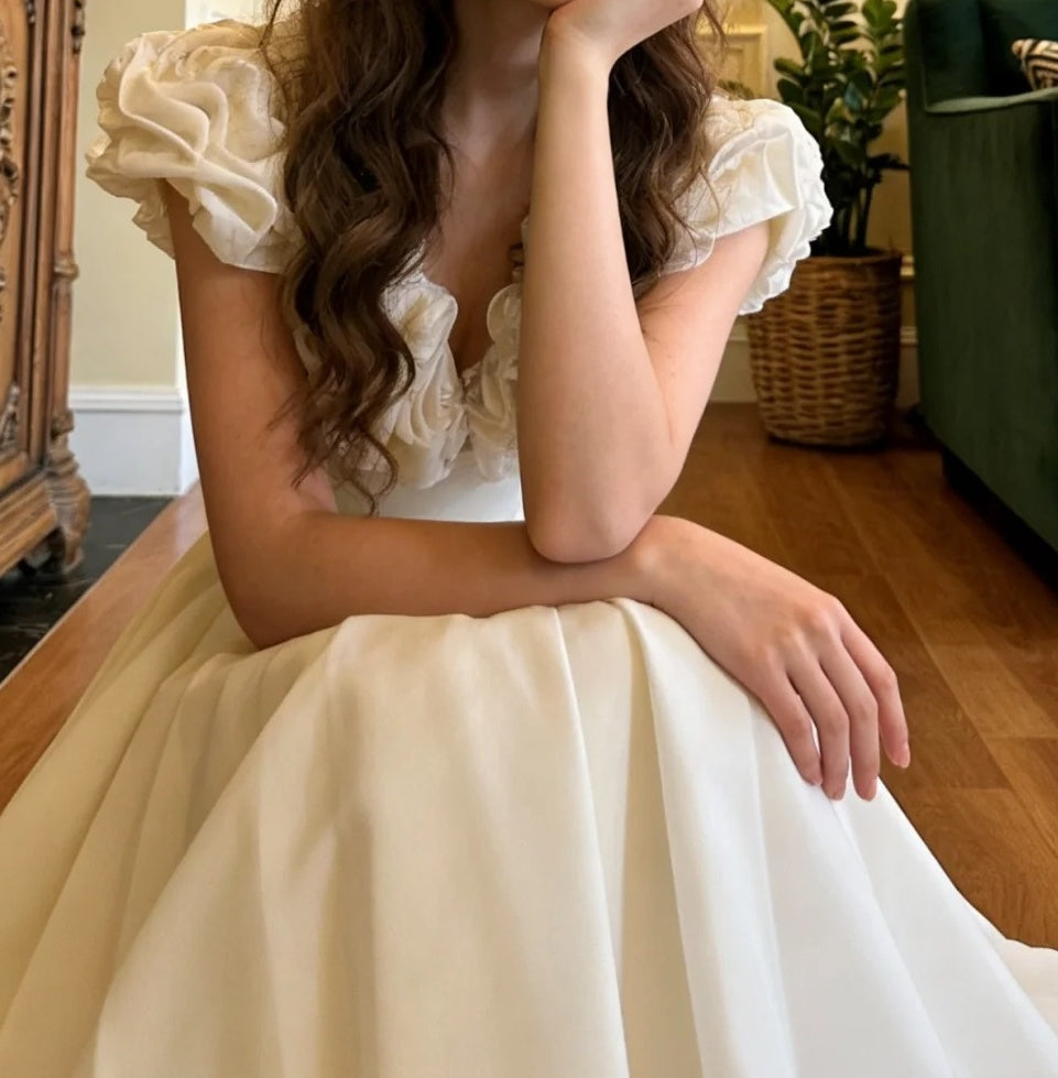 Pretty Prom Dress White A Line V-neck Pleated Gala Gown Formal Evening Dress Graduation Outfits     D5111