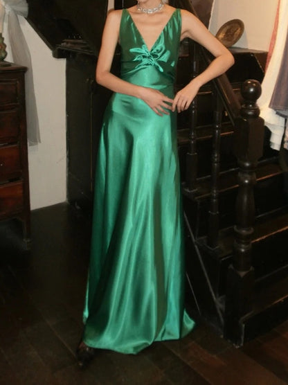 Chic Prom Dress A Line Satin V-neck Gala Gown Fomal Evening Dress Graduation Dress     D5170