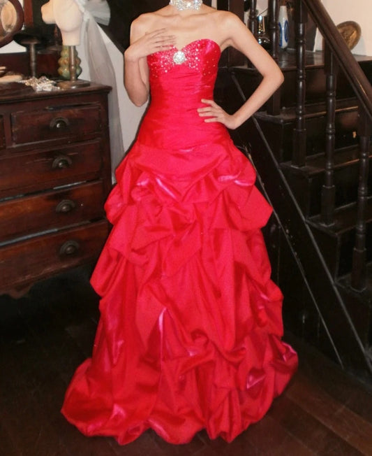Stunning Prom Dress Red Sweetheart Pleated Gala Gown Fomal Evening Dress Graduation Dress     D5178
