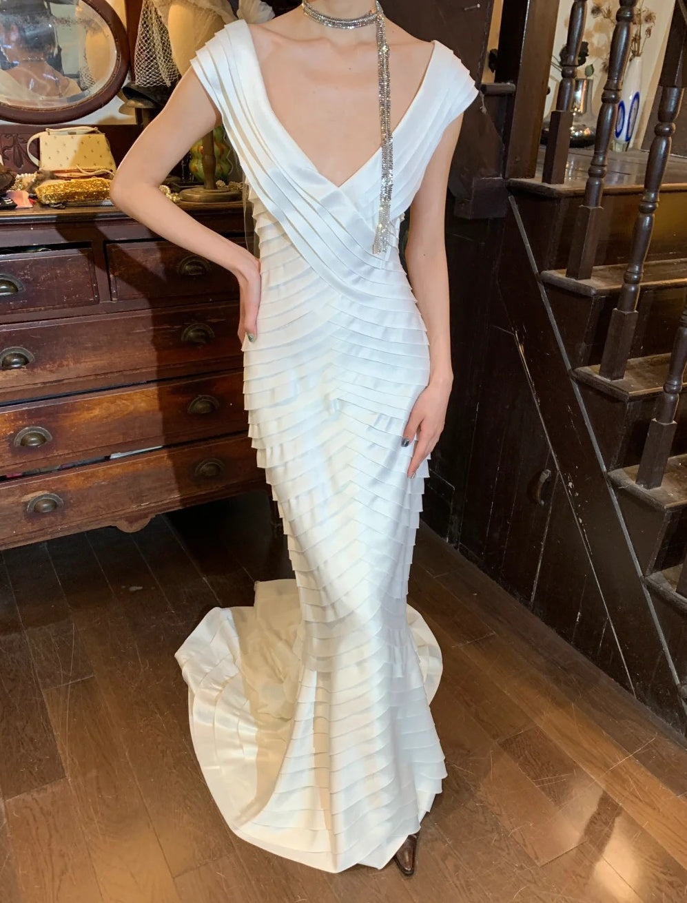 Retro Wedding Dress V-neck Tiered Wedding Dress   D5207