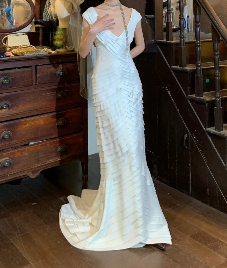 Retro Wedding Dress V-neck Tiered Wedding Dress   D5207