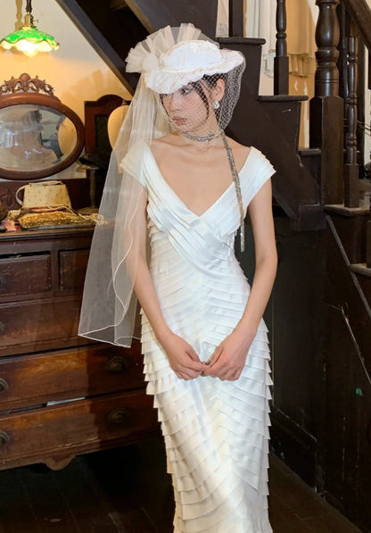 Retro Wedding Dress V-neck Tiered Wedding Dress   D5207