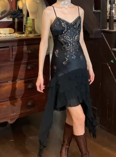 Retro 90s Prom Dress Black Spaghetti Straps Tiered Short Gala Gown Evening Dress Cocktail Dress   D5317