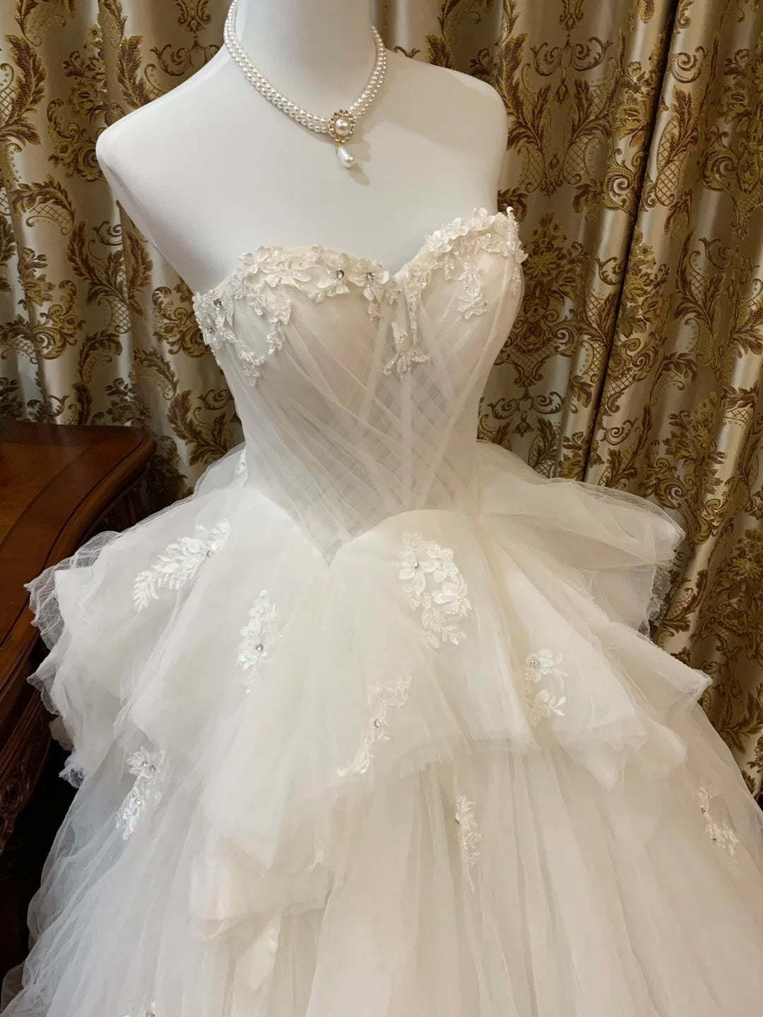 Pretty Wedding Dress White Sweetheart Pleated Tulle Wedding Dress   D5389