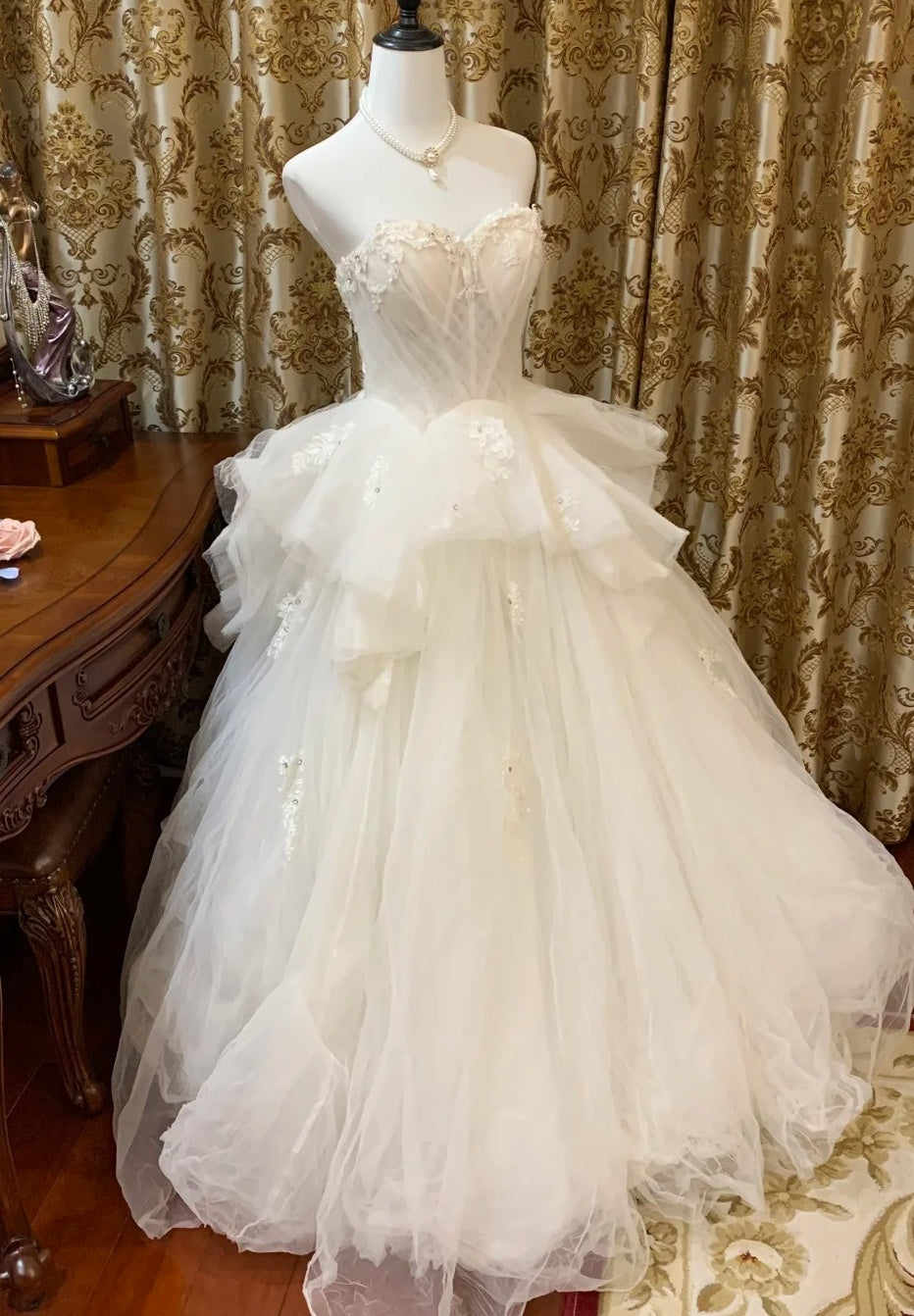 Pretty Wedding Dress White Sweetheart Pleated Tulle Wedding Dress   D5389