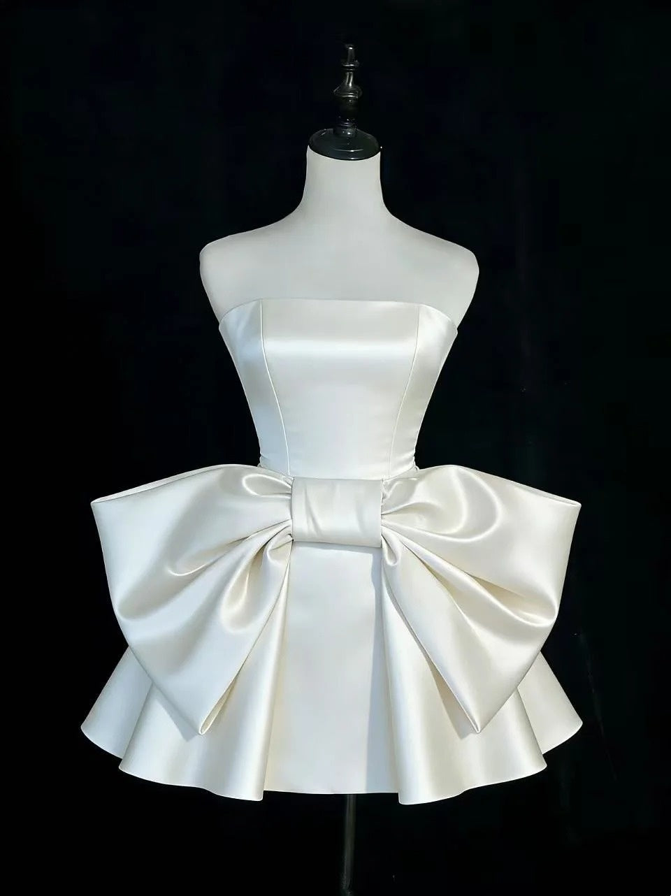 Newest Homecoming Dress White A Line Strapless Short Prom Dress Back to School Outfits Party Dress  D5448