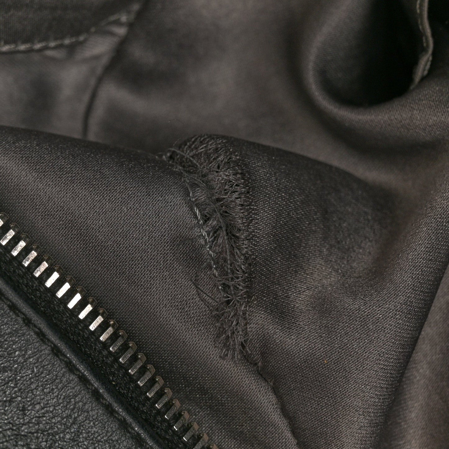 Calfskin Bubble Quilt Bowler Black