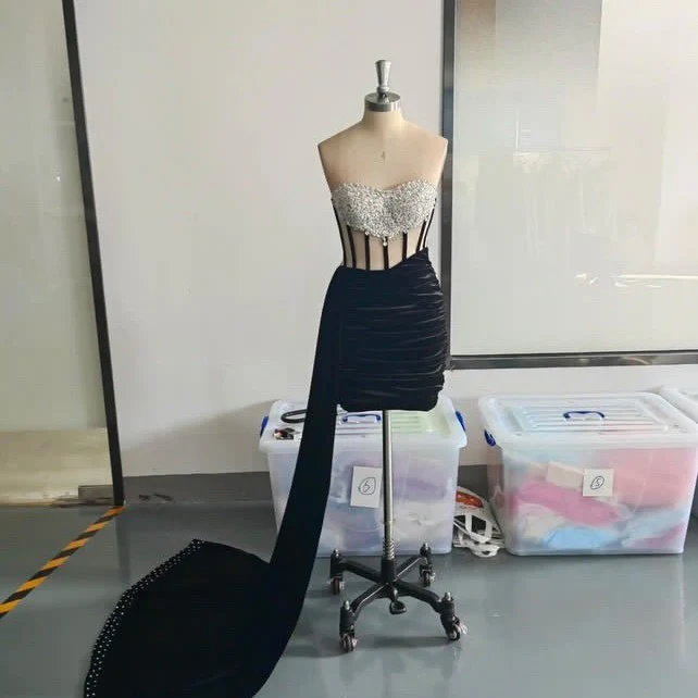 18th Birthday Outfit Black Velvet Sheath Homecoming Dresses, Custom Made Party Dresses Y323