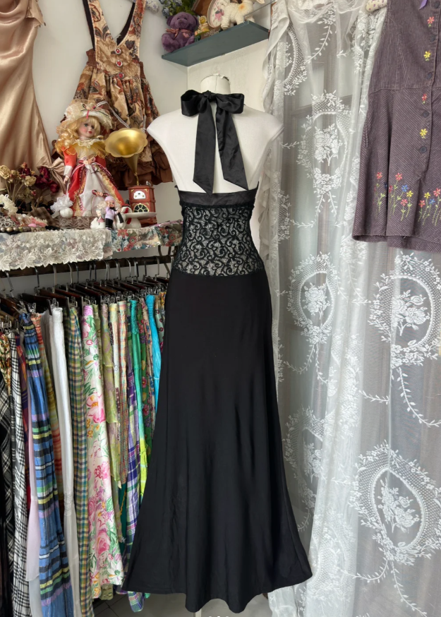Sexy Black Halter V Neck Satin Lace Mermaid Long  Evening Dress Birthday Prom Dresses D1759