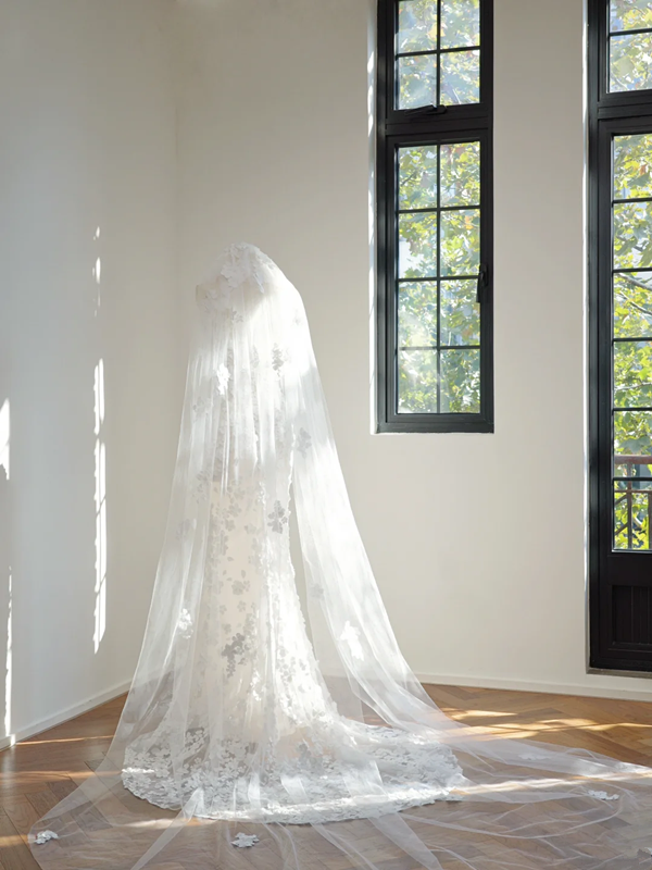 White floral appliqué sexy fitted long ball gown/bridal dress R8455