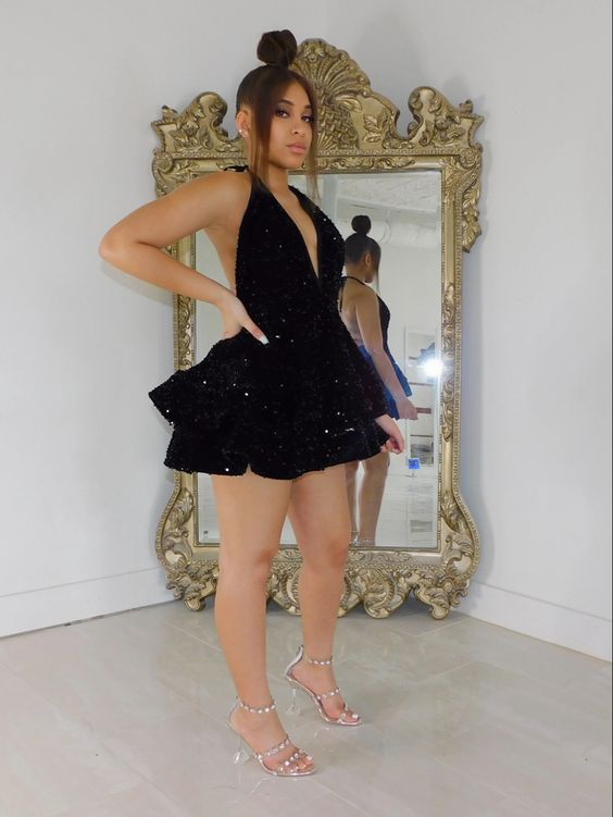 Sexy Black Sparking Short Cocktail Dresses Back Open Tiered Sequin Graduation Gown Parties Night