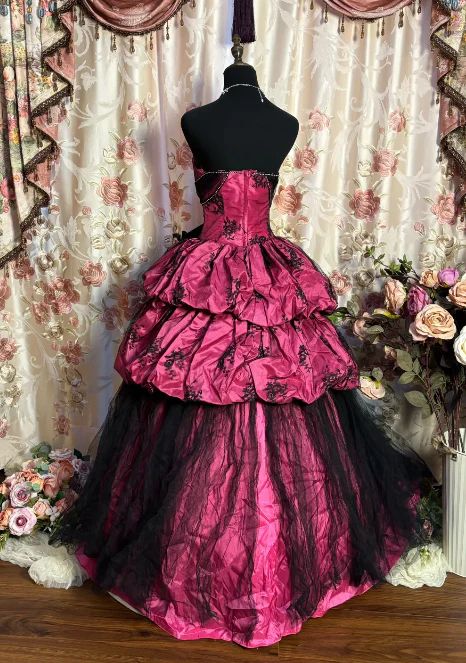 Vintage Sweetheart Neck Pink Tulle Satin Layered Ball Gown Formal Quinceanera Dress With Bow