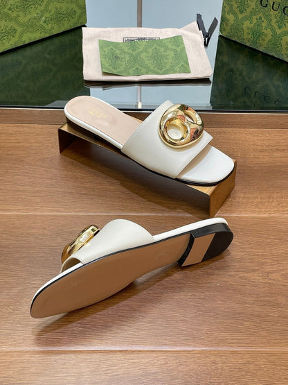 FLAT MULE IN WHITE CALFSKIN