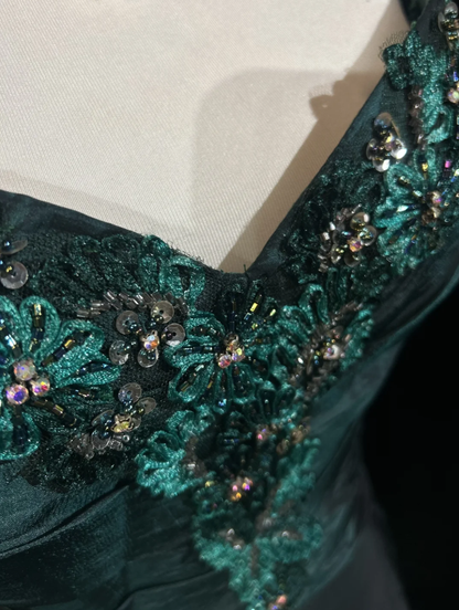 Unique Sweetheart Neck Green Satin Beaded Appliques A Line Wedding Guest Dress Long Birthday Party Dress Evening Gown