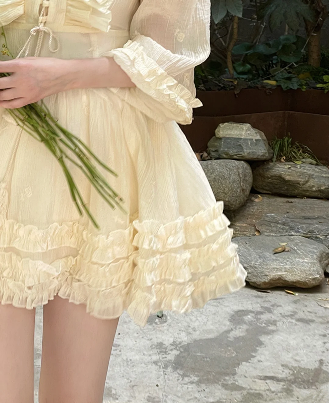 Light apricot V-neck, waist-cinching, tiered ruffle short ball gown R7996