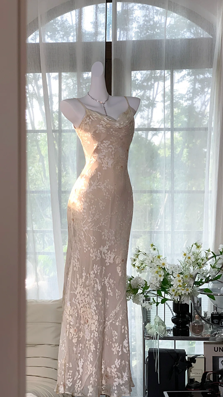 Light pink halter-neck fitted long floral print ball gown R7645