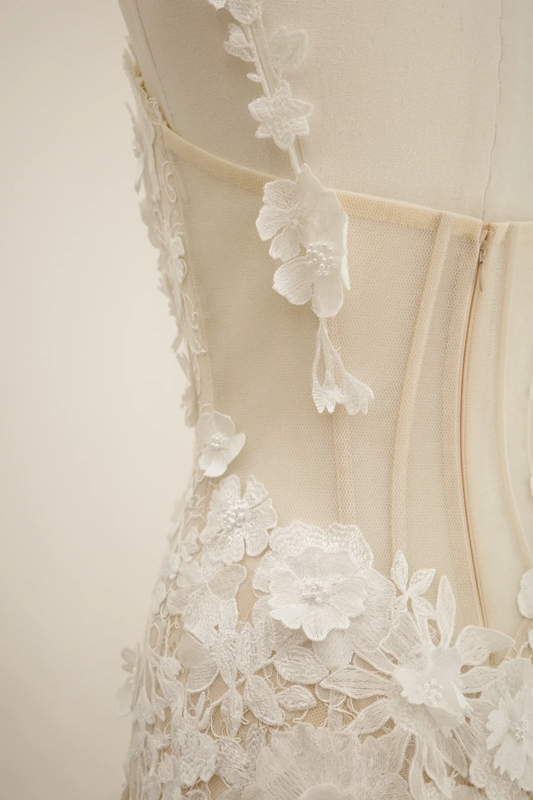 White halter-neck fitted lace floral sexy long ball gown/bridal dress R8482