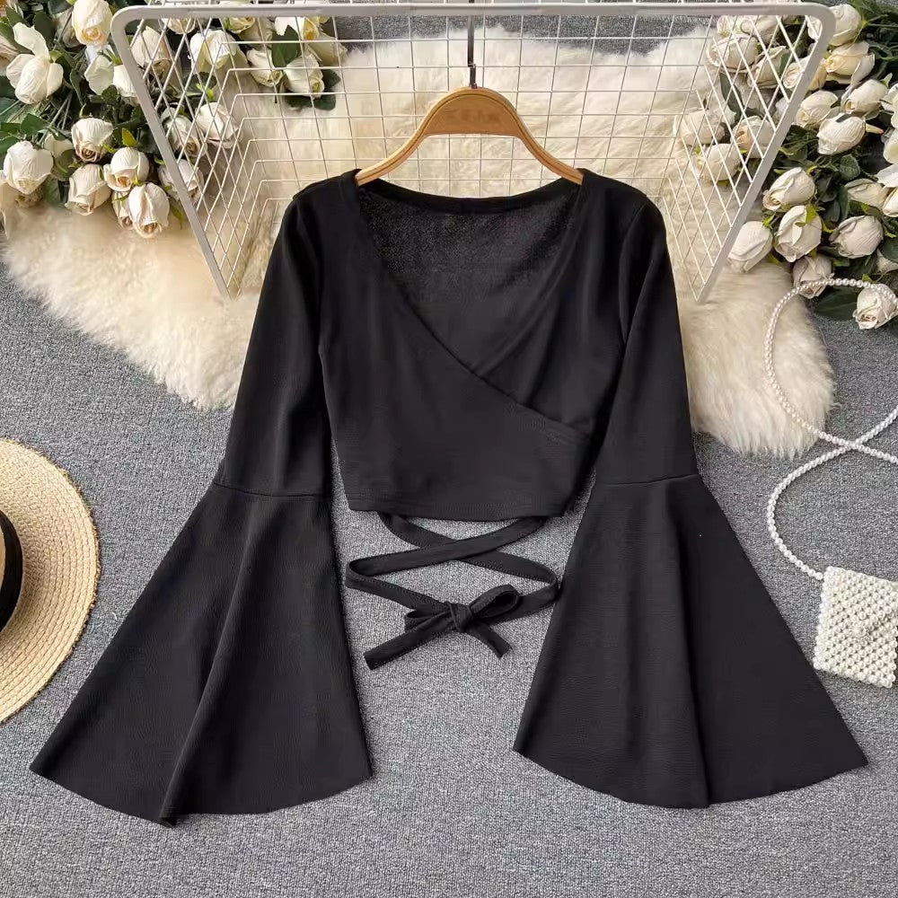 V-neck short bell sleeves sexy long-sleeved T-shirt women's chic tops     S4589